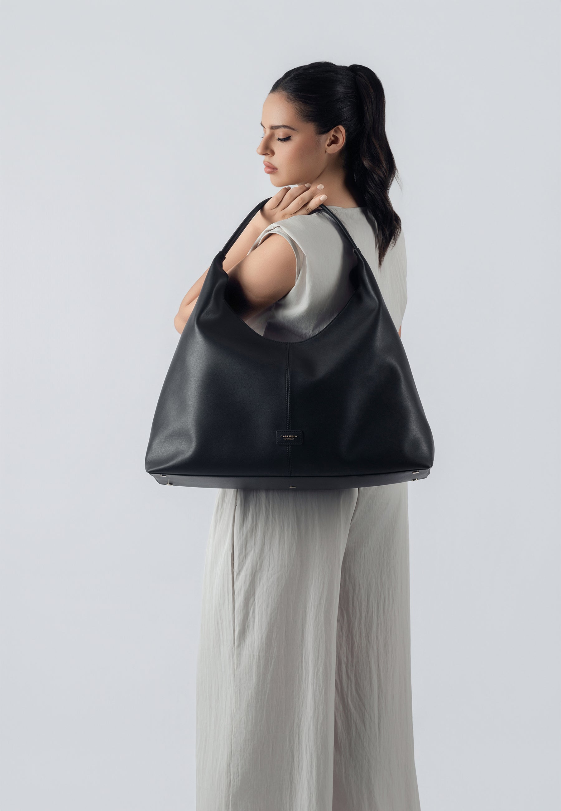 Madeline Genuine Leather Handbag (Black)